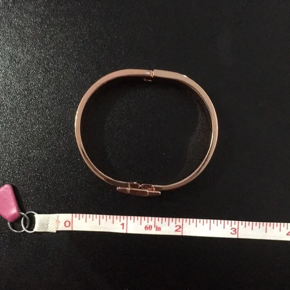 Luxurious Thick Red and Rose Gold H Turnlock Bracelet One Size Fit All - Picture 2 of 2